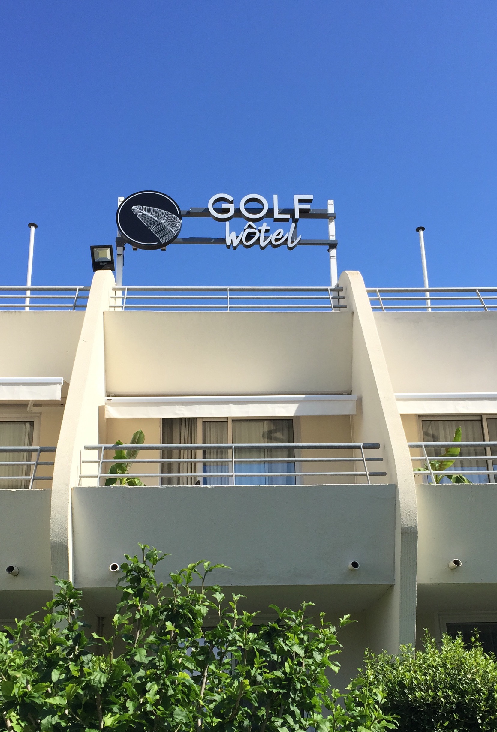 Enseigne Golf Hotel